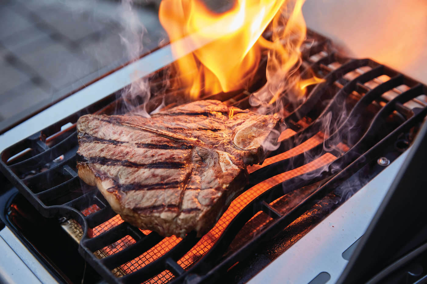 Rogue SE 625 RSIB Gas Grill | Stainless Steel BBQ | 5 Burners | Infrared SIZZLE ZONE | Rear Rotisserie Burner | WAVE Grids | Caterbitz UK