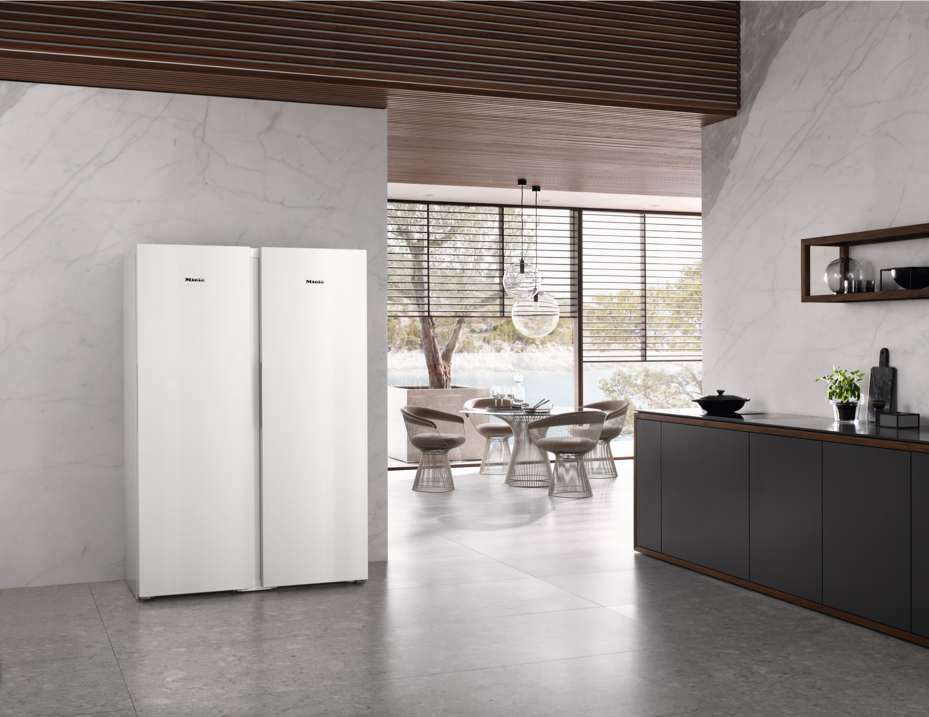 Miele Freestanding freezer FNS 4382 D