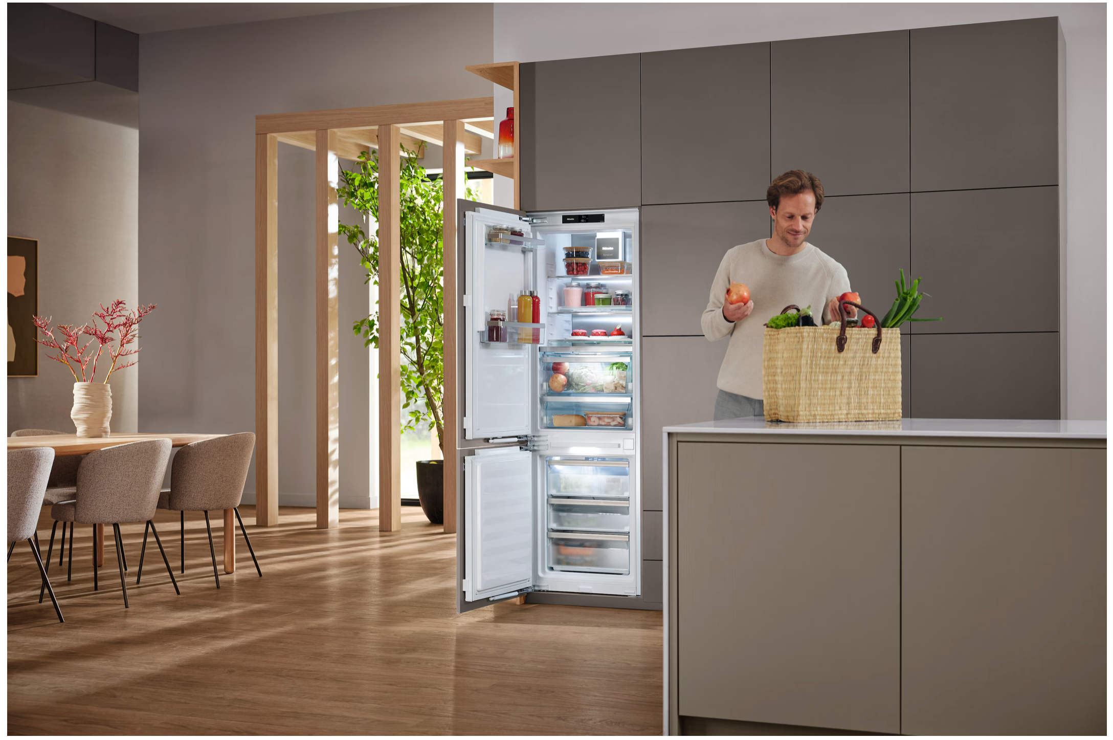 Miele Built-in fridge-freezer, 178 cm niche height Diamond KFN 7795 C