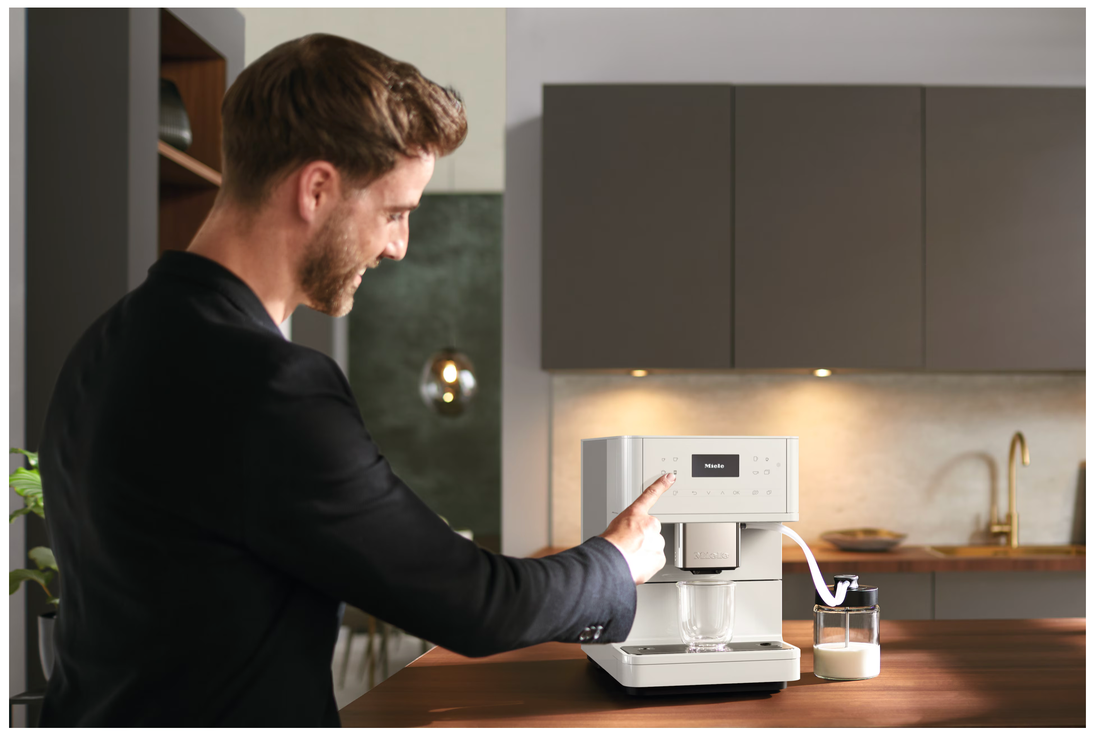 Miele Countertop coffee machine Gold CM 6160 MilkPerfection
