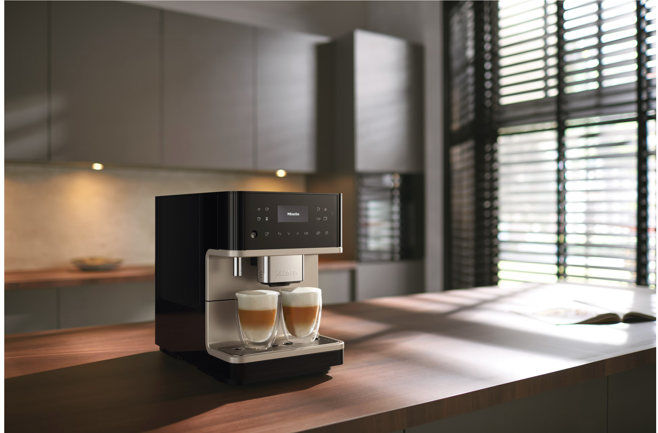 Miele Countertop coffee machine Gold CM 6360 MilkPerfection Obsidian black.CM